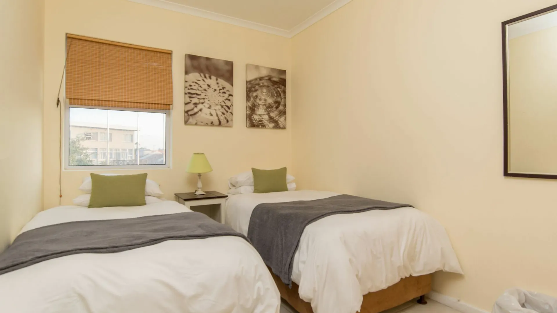 Ocean Shores Bloubergstrand 0*,