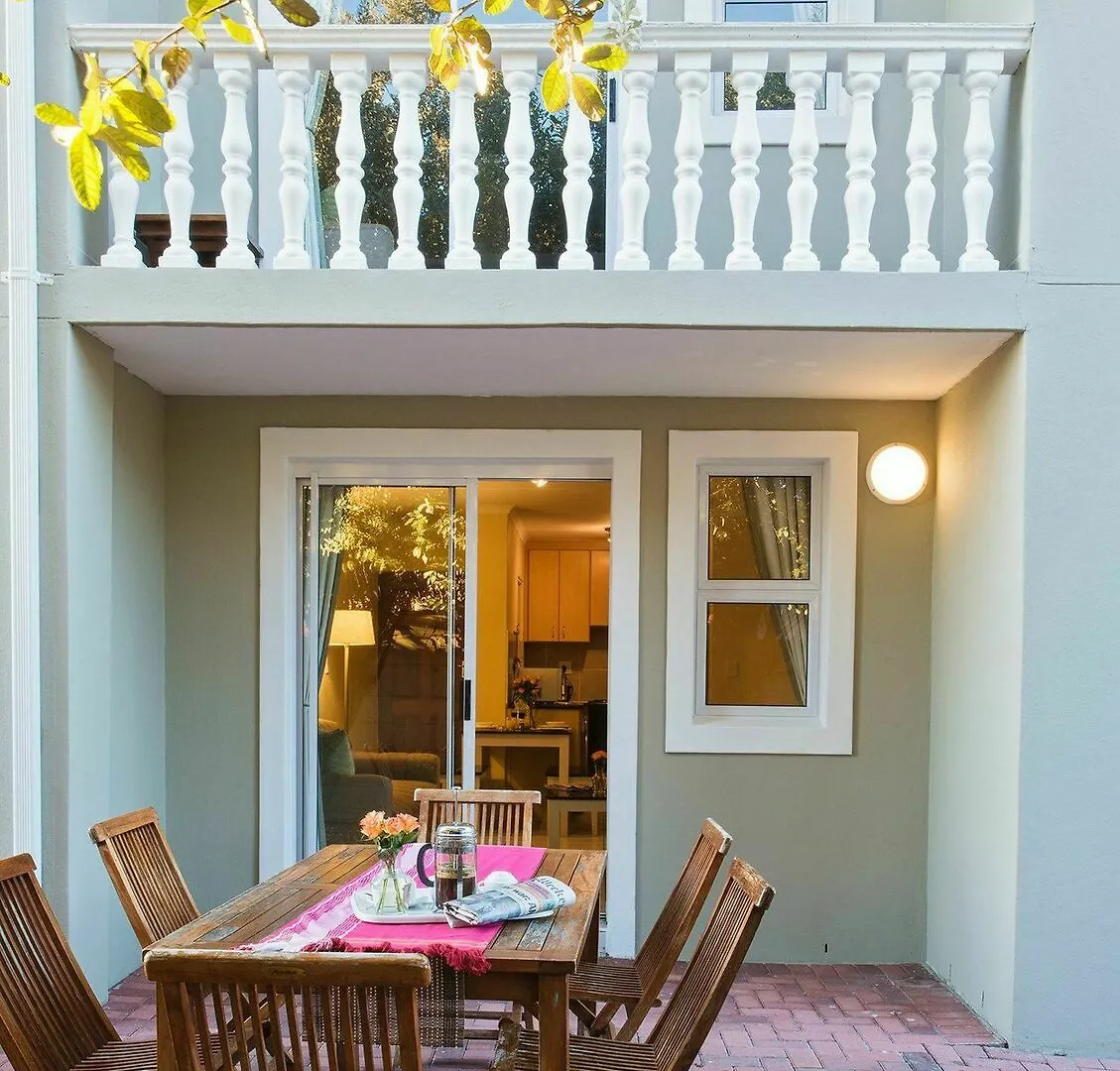 Ocean Shores Bloubergstrand Appartement